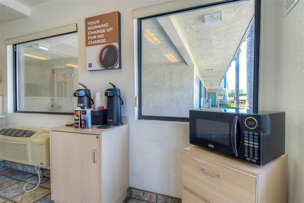 Motel 6 Anaheim Stadium - אורנג' מראה פנימי תמונה