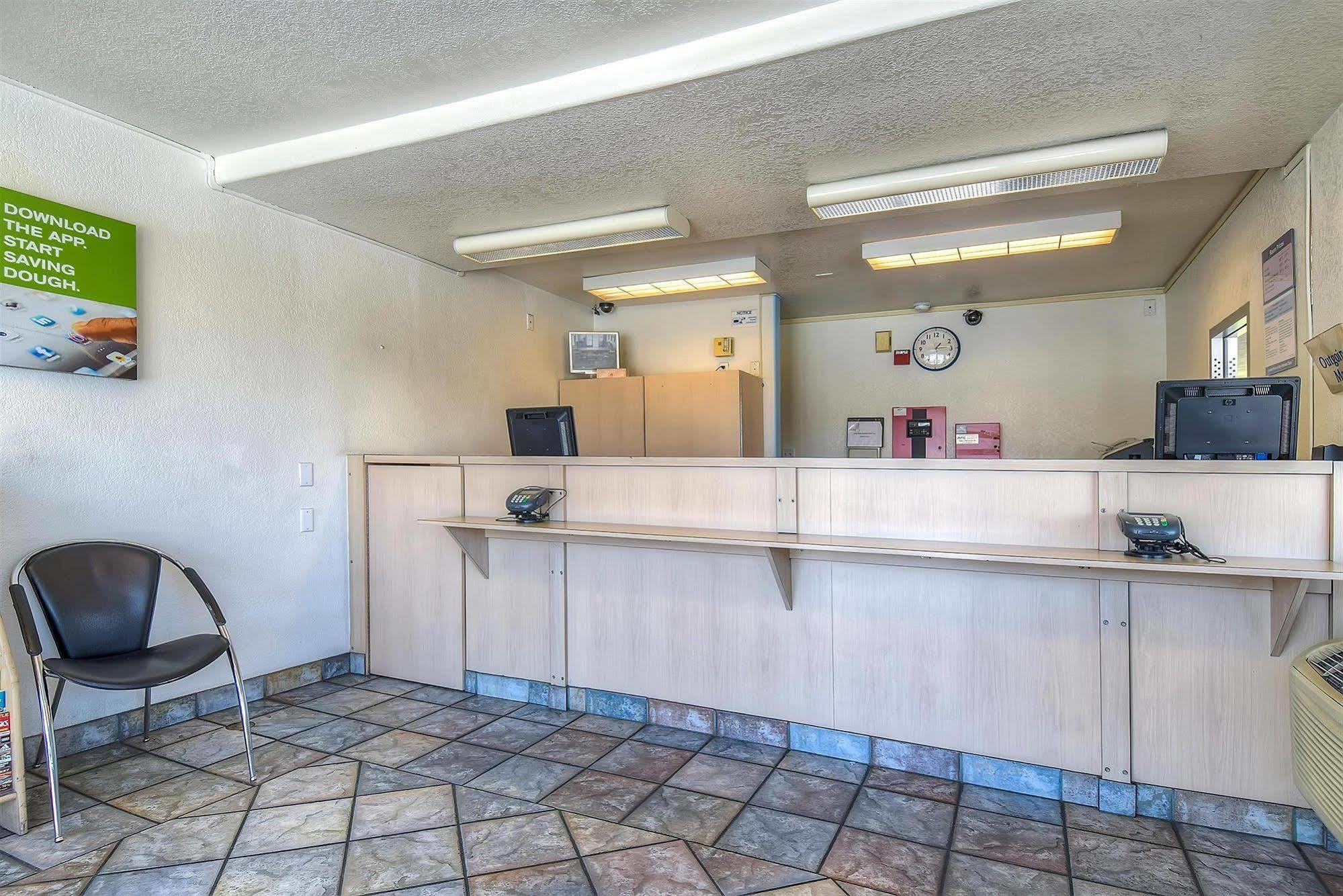 Motel 6 Anaheim Stadium - אורנג' מראה חיצוני תמונה